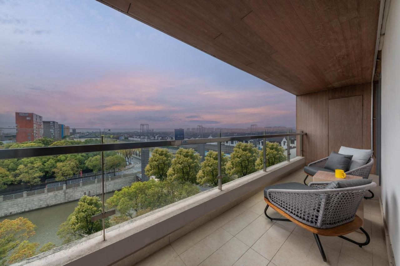 Holiday Inn Express Shanghai Pujiang By Ihg Exterior photo
