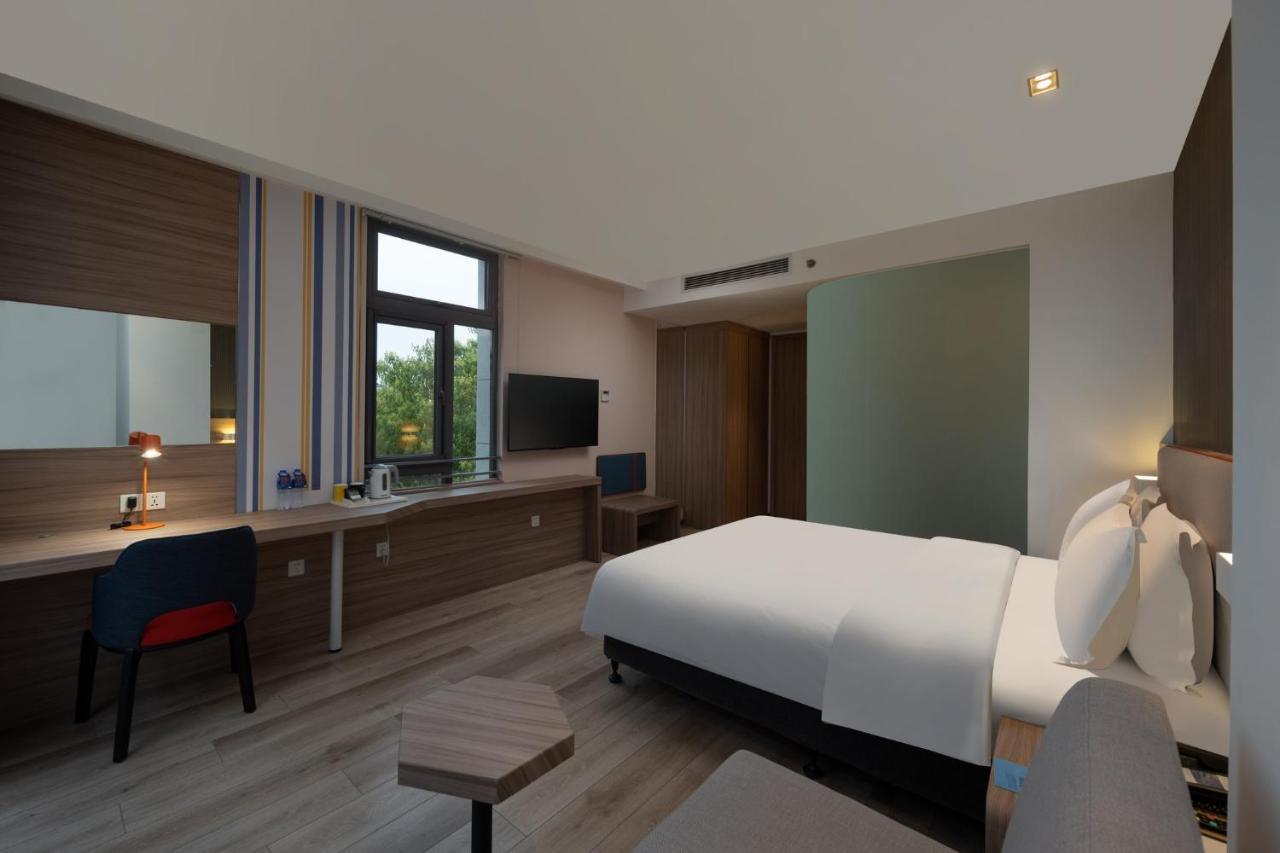 Holiday Inn Express Shanghai Pujiang By Ihg Exterior photo