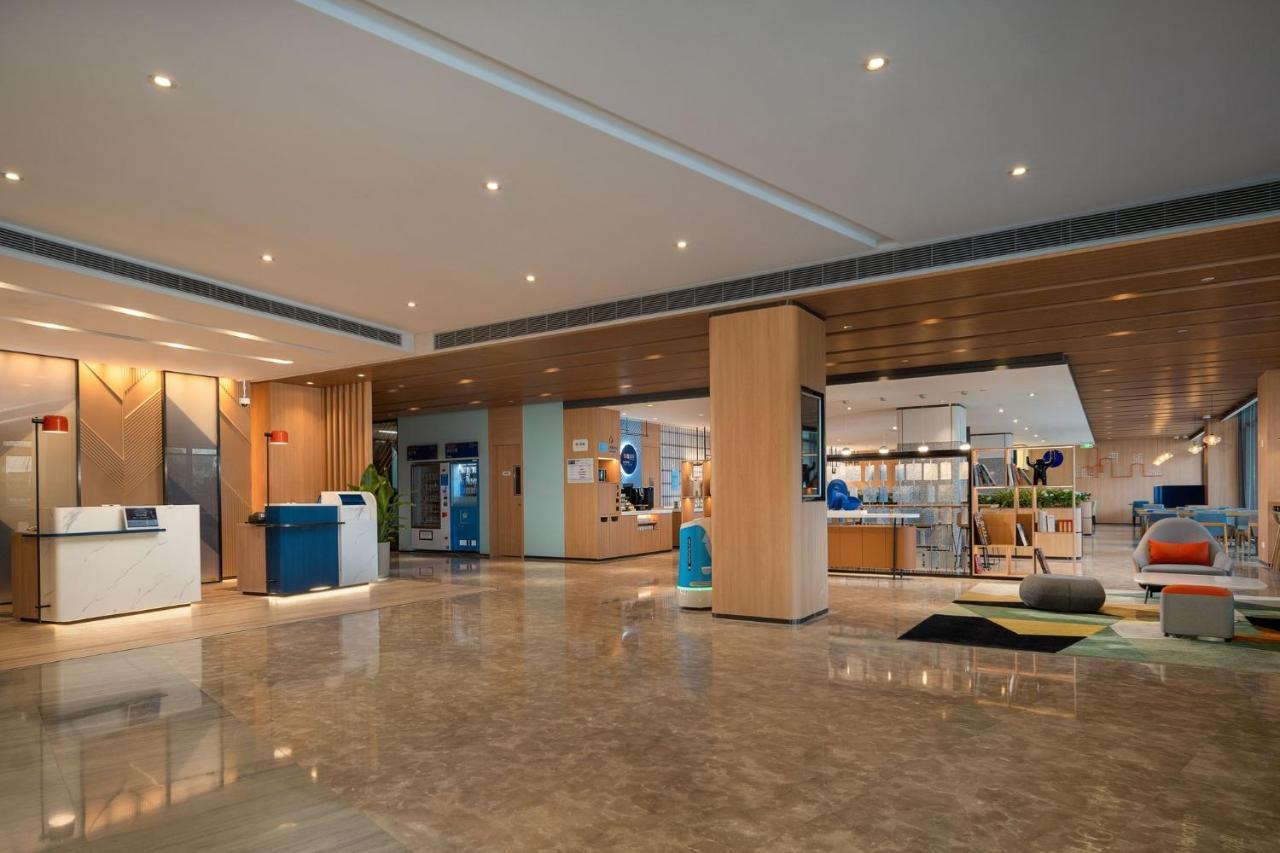 Holiday Inn Express Shanghai Pujiang By Ihg Exterior photo