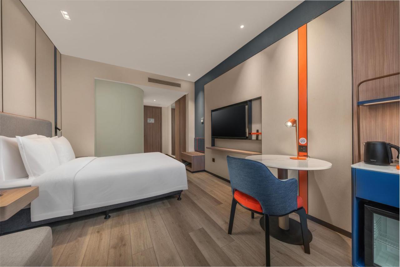 Holiday Inn Express Shanghai Pujiang By Ihg Exterior photo