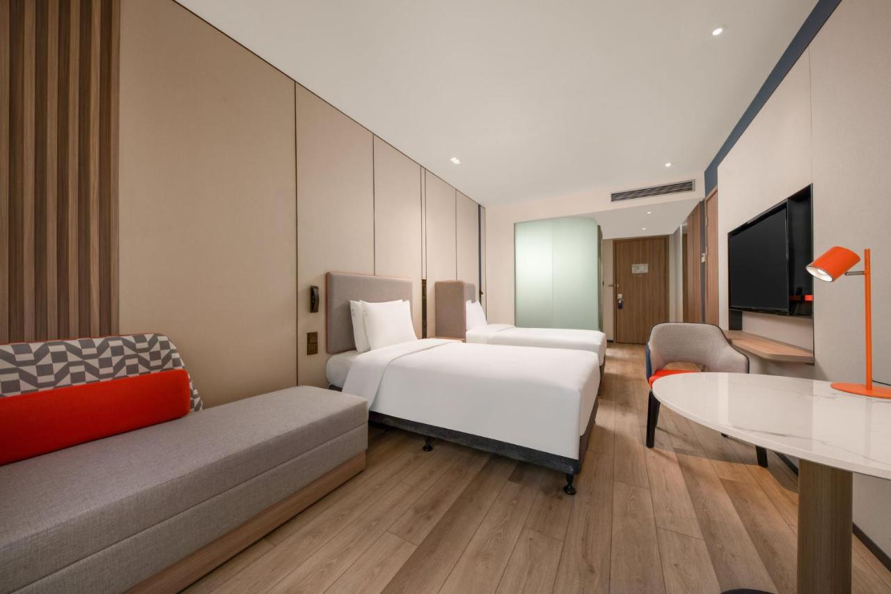 Holiday Inn Express Shanghai Pujiang By Ihg Exterior photo