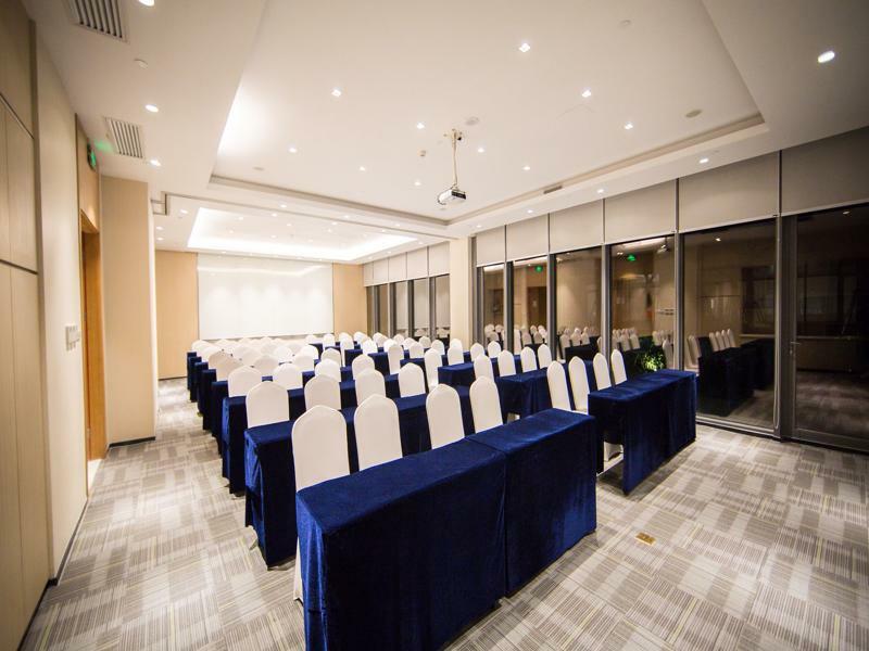 Holiday Inn Express Shanghai Pujiang By Ihg Exterior photo