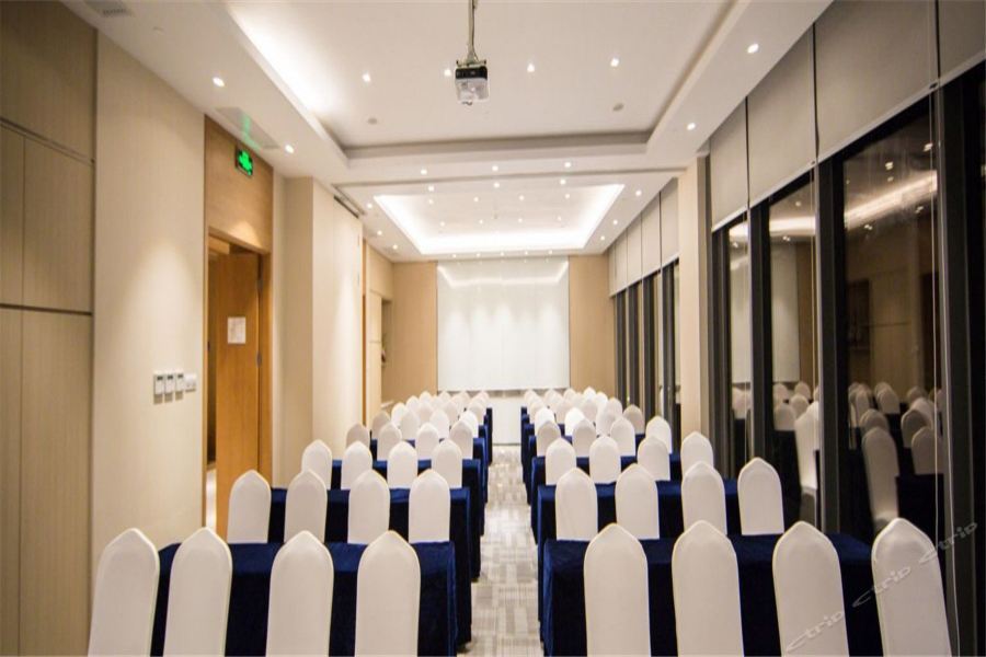 Holiday Inn Express Shanghai Pujiang By Ihg Exterior photo